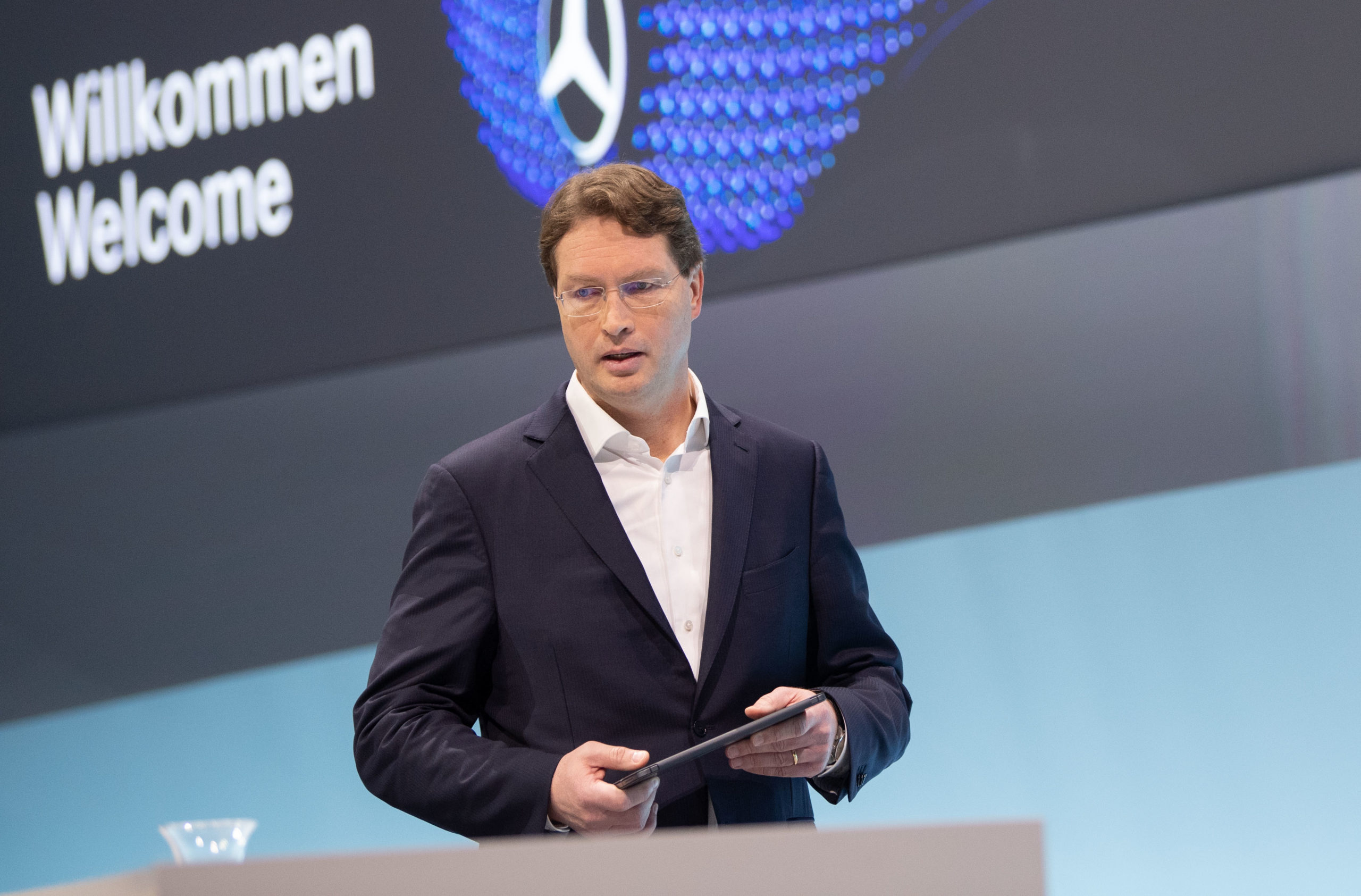 Daimler CEO Wants Automotive Managers To Earn Less Newmobility news