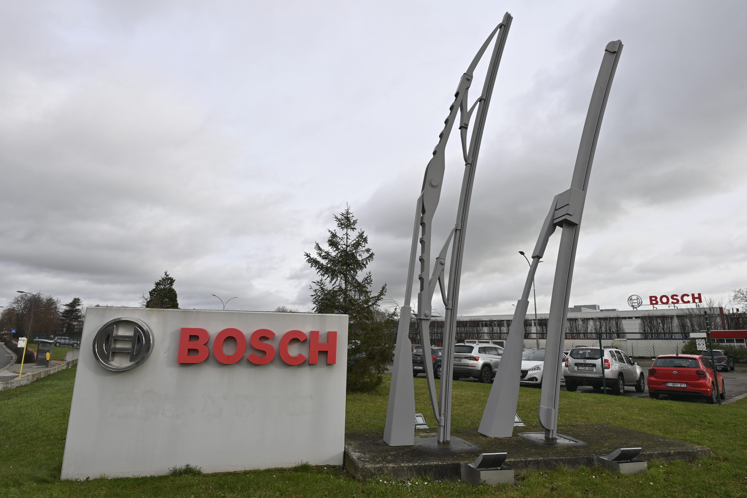 Bosch to cut 400 of 863 jobs at wiper factory Tienen