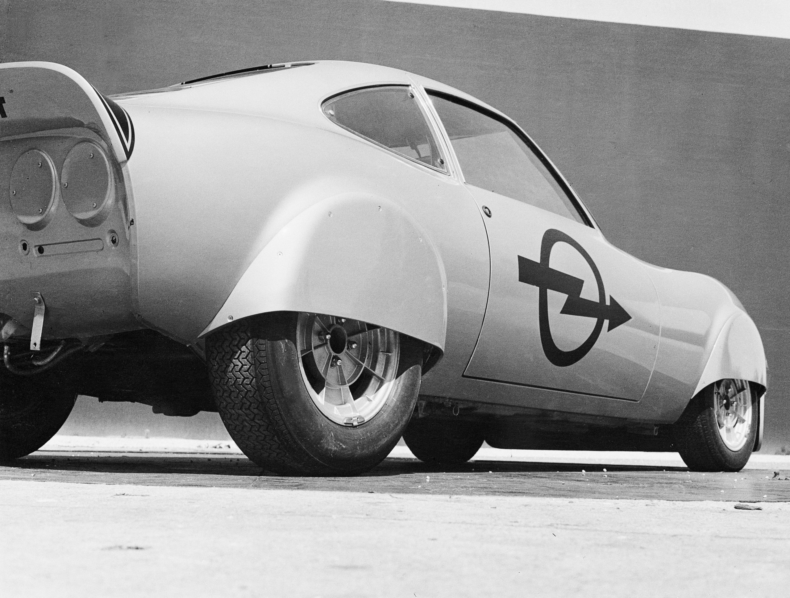 Opel GT was EV experiment 50 years ago, but diesel won…