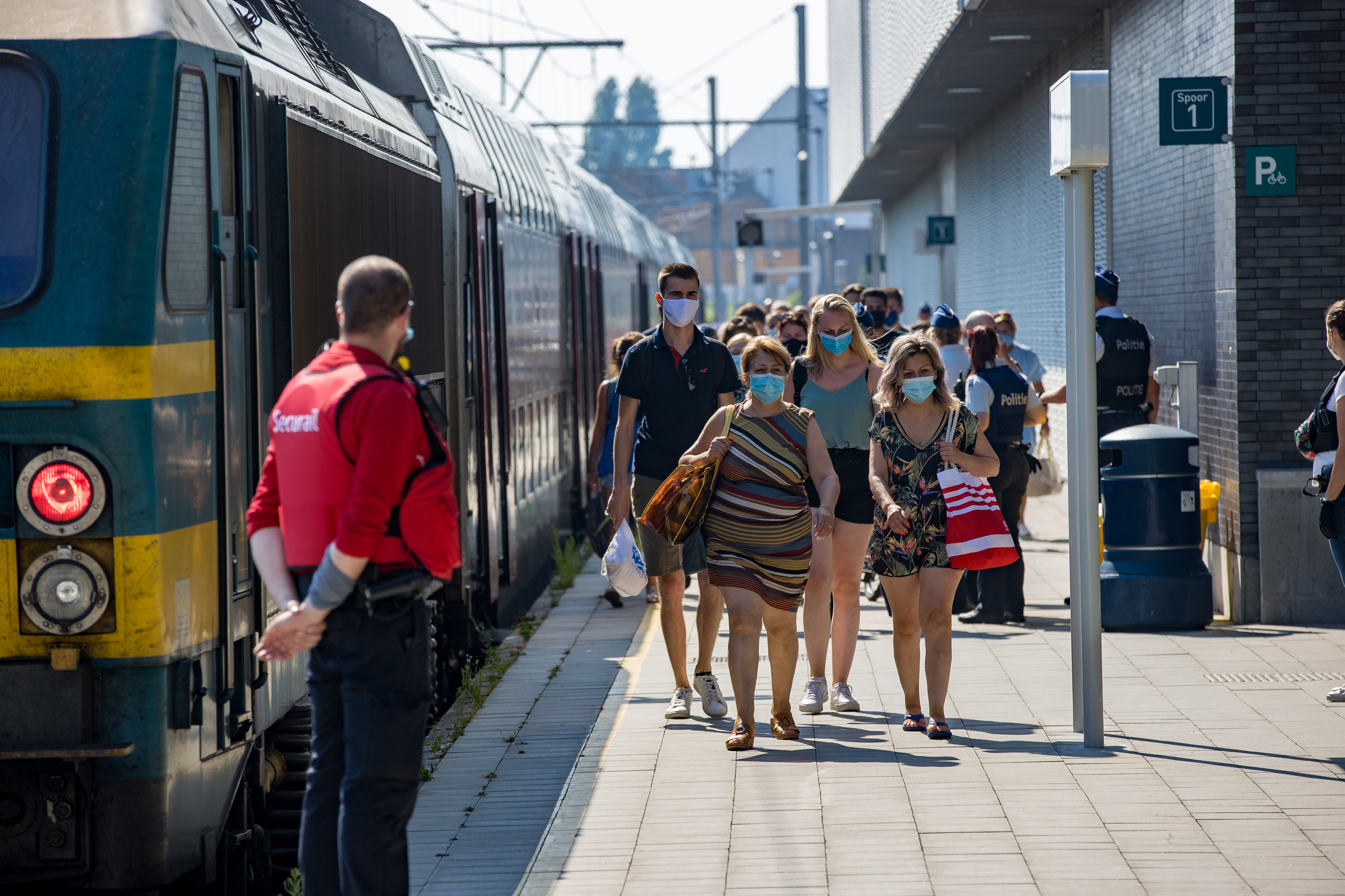 NMBS/SNCB tests reservation system on direct coastal trains