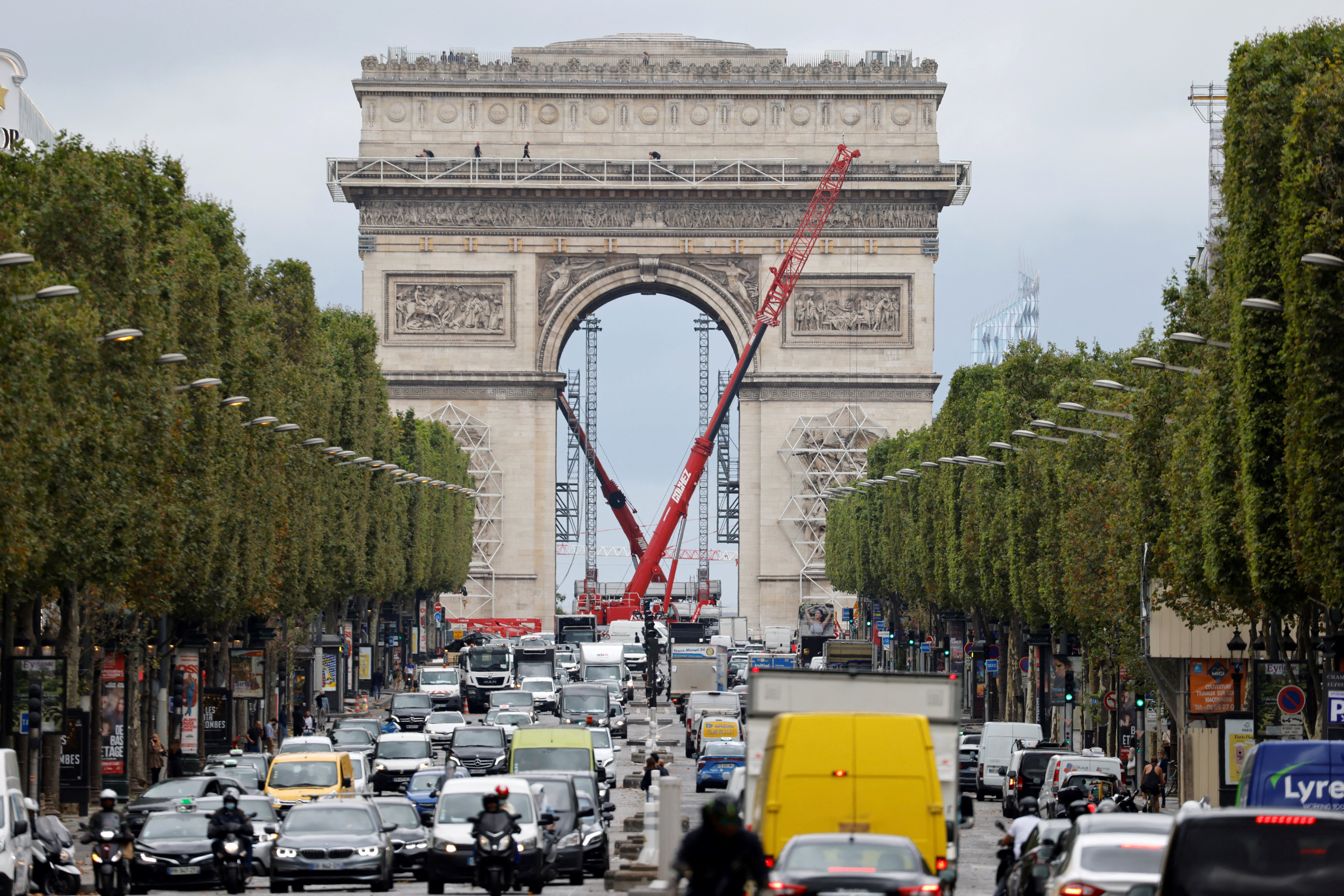 Paris region provides its own EV premium up to €6 000