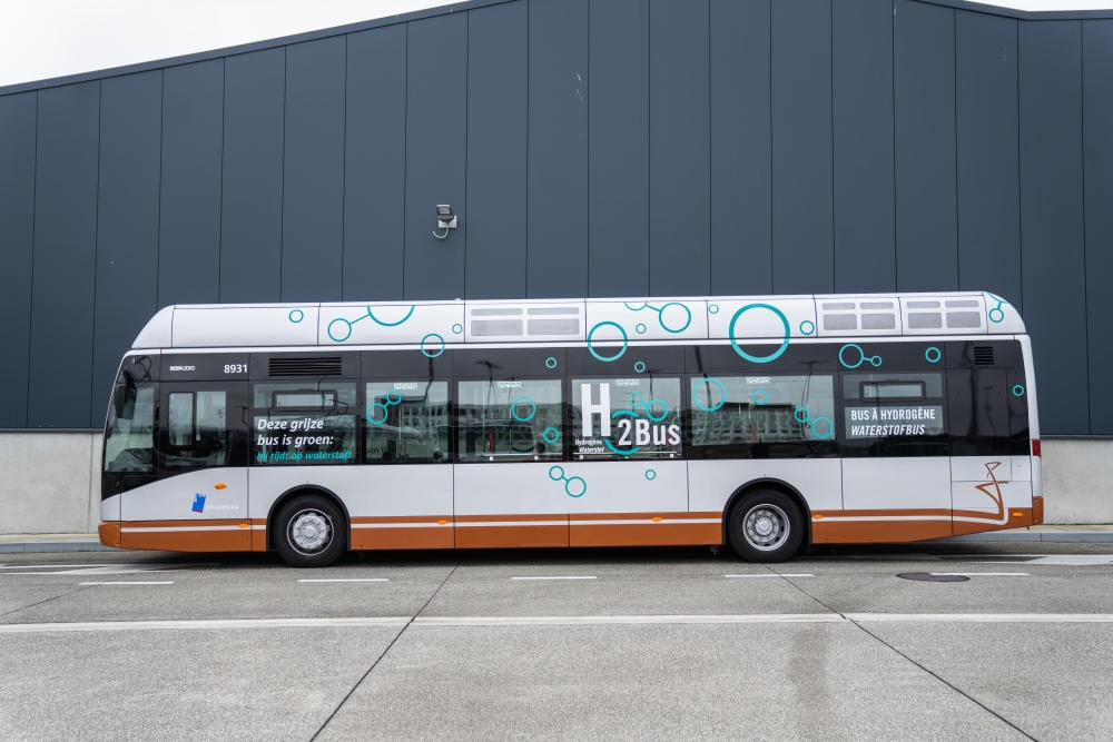 Brussel MIVB/STIB neemt eerste waterstofbus in gebruik