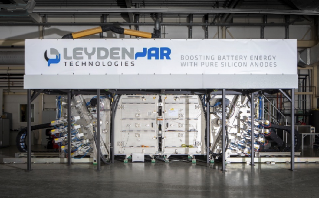 Dutch LeydenJar raises €22 million for its silicon battery tech