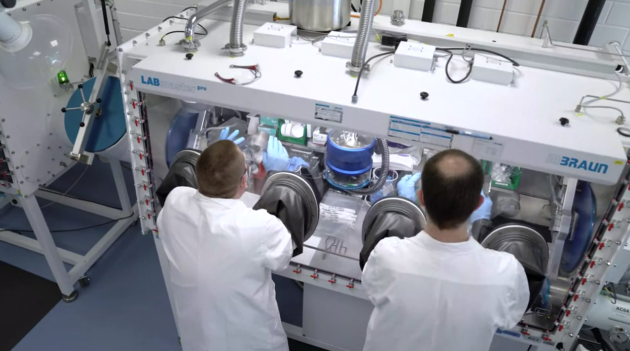 VW inaugure l'un des laboratoires de batteries les plus sophistiqués de l'UE