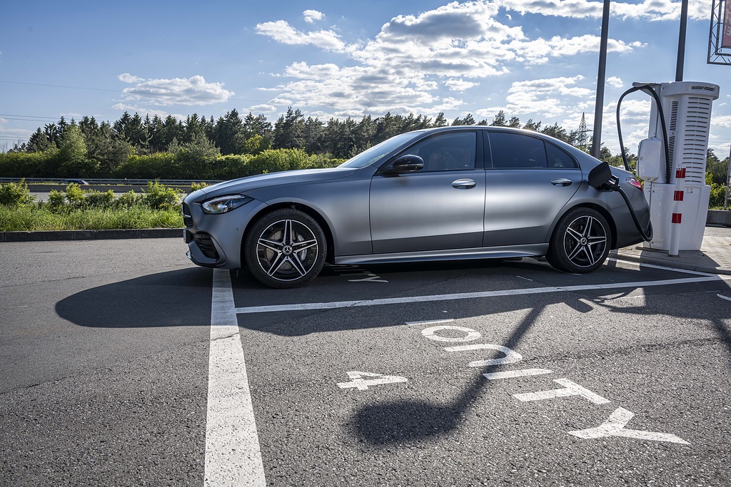 Mercedes opens ordering for new C-Class PHEV
