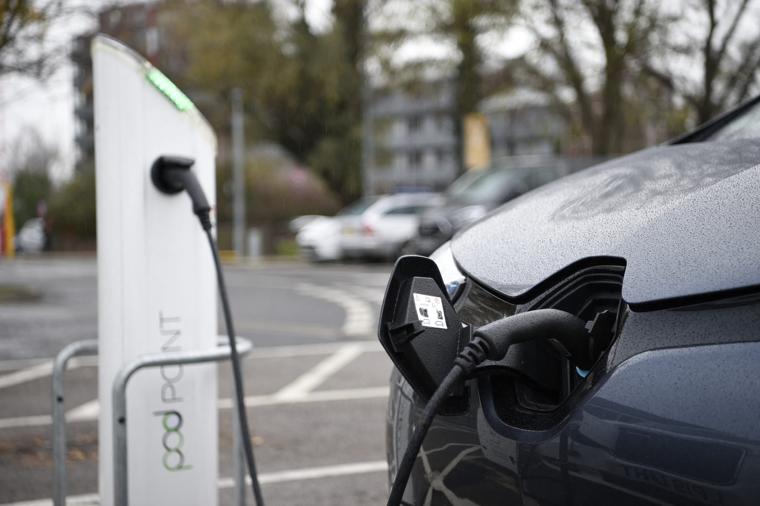 France: €500 million for more EV charging points