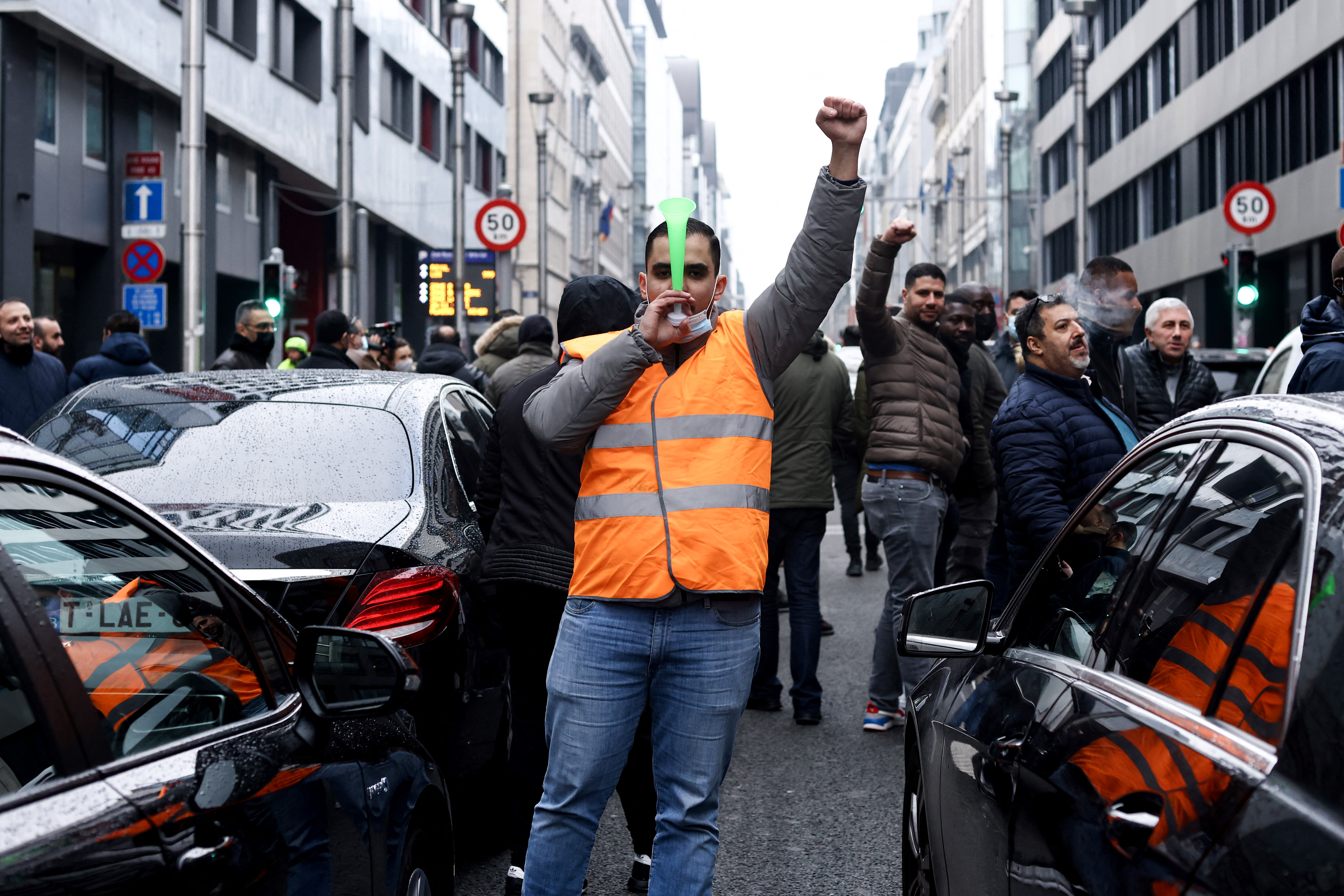 Hof van Beroep verbiedt 2 000 Brusselse chauffeurs om Uber-app te gebruiken
