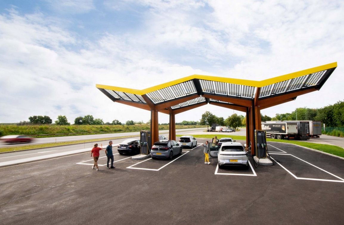 Fastned raises EV-charging prices by 17%