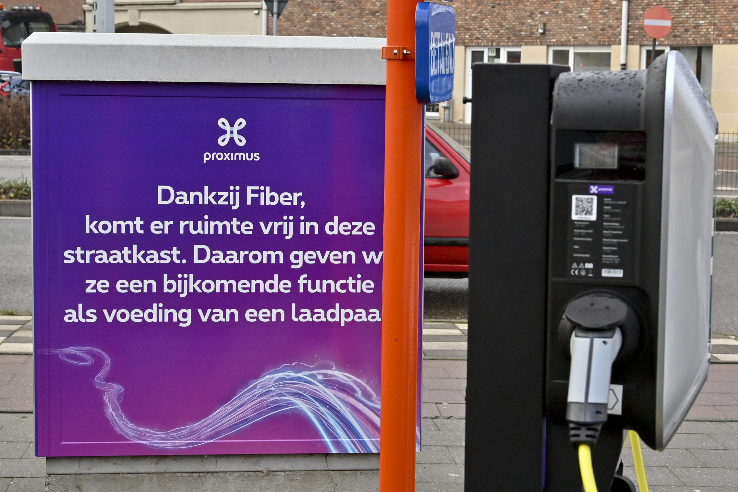 Proximus remodels phone distribution boxes into EV chargers