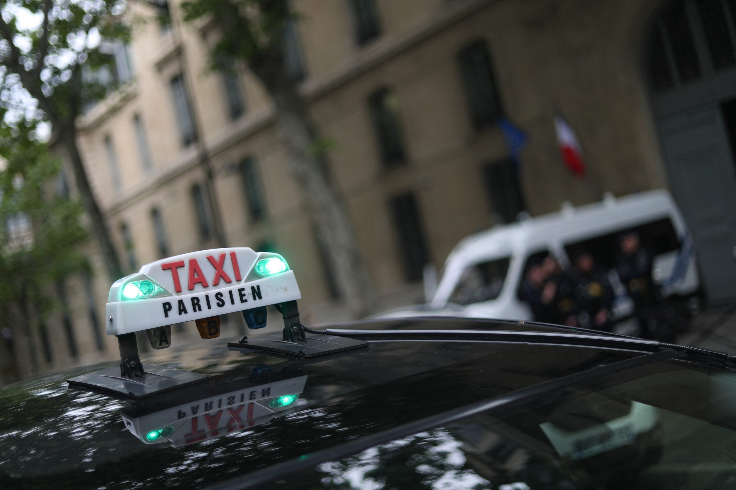 Parijse taxibedrijf trekt 37 Tesla Model 3's terug na dodelijk ongeval