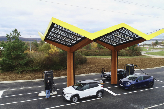 Fastned opens its first fast-charging stations in France