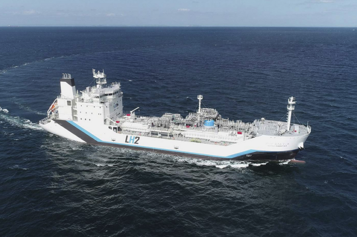 World's first liquefied hydrogen carrier embarks for Australia