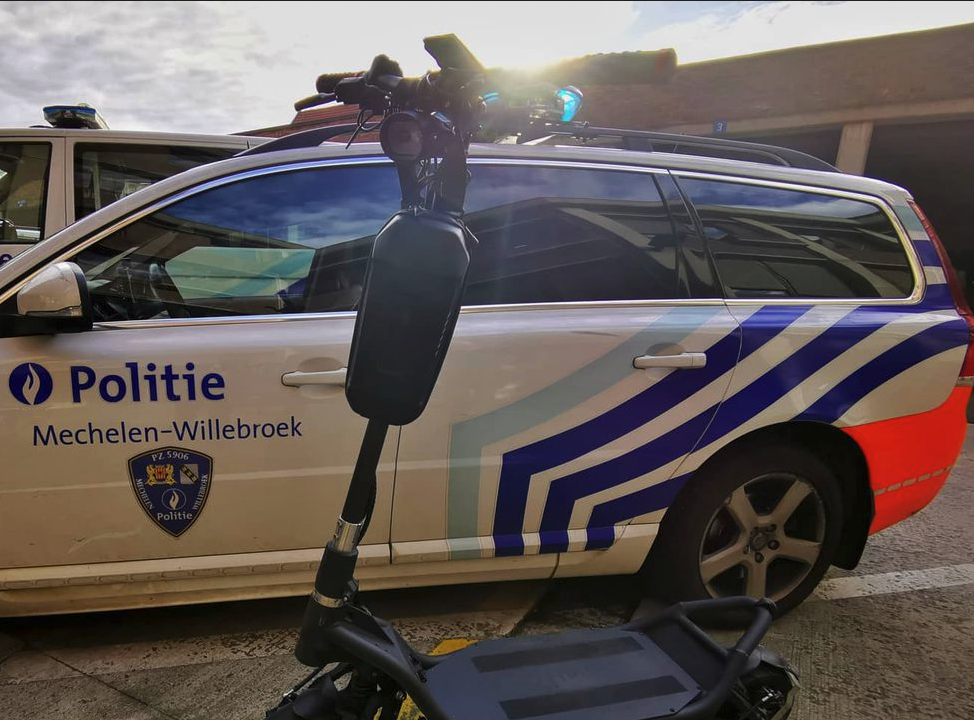La police confisque un scooter électrique capable de rouler à 104 km/h