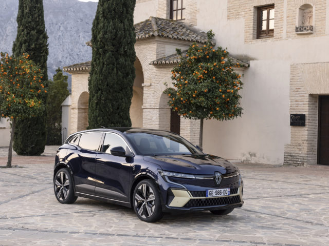 Conduire la Mégane de Renault en mode tout électrique