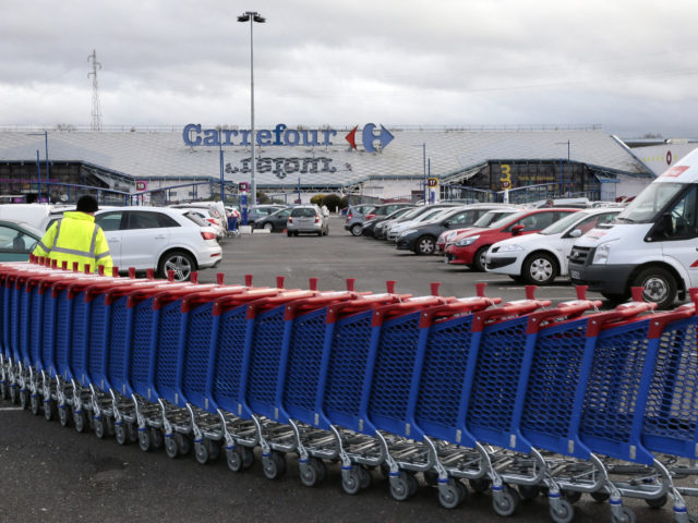 Carrefour s'apprête à installer 3 000 chargeurs de VE en France