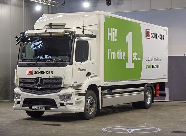 Daimler levert eerste in serie geproduceerde eActros trucks af