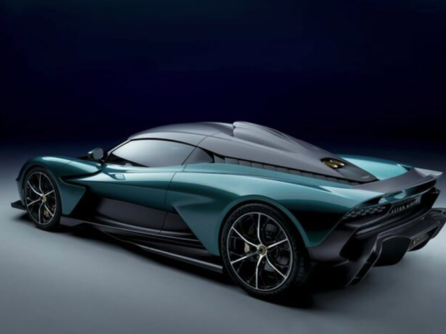 Aston Martin en route vers une "e-marque de luxe durable".
