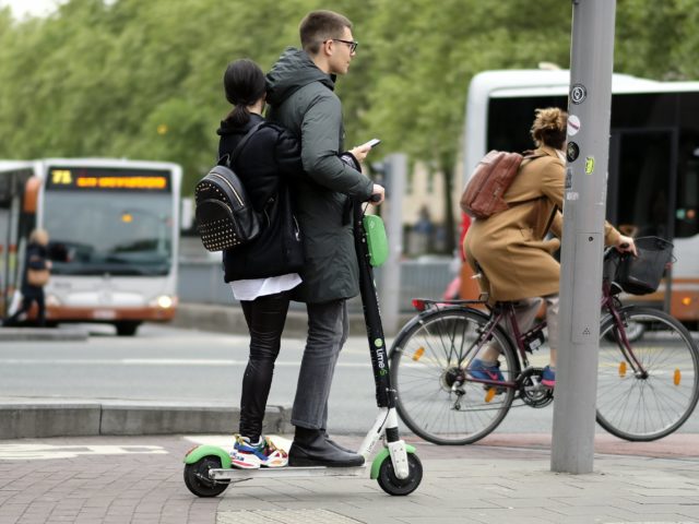 La commission parlementaire belge approuve le projet de loi sur la circulation des scooters électriques