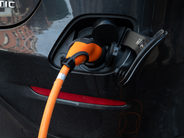France: EV’s for €100/month for the poorest citizens