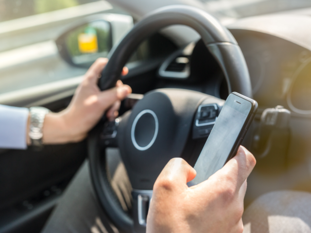 Halle-Vilvorde retire 1 500 permis de conduire pour usage de téléphone portable