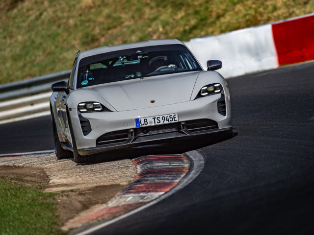 Porsche herovert Nürburgring record voor elektrische auto's