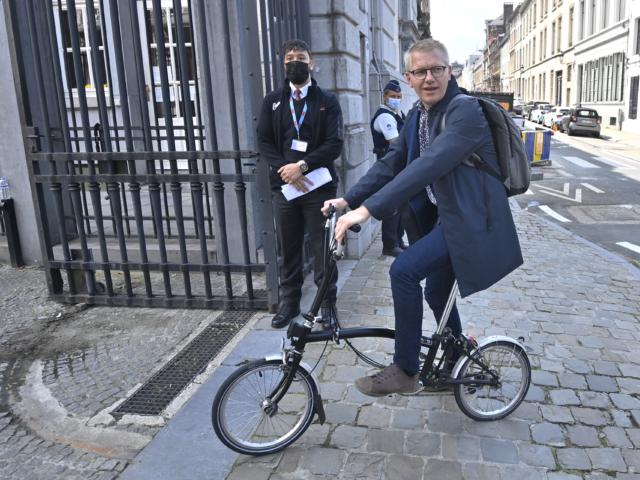 Les "voies médianes" belges destinées à protéger les cyclistes ne font pas l'unanimité