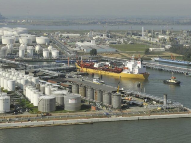 Fluxys gaat groene ammoniakterminal in haven Antwerpen-Brugge bestuderen