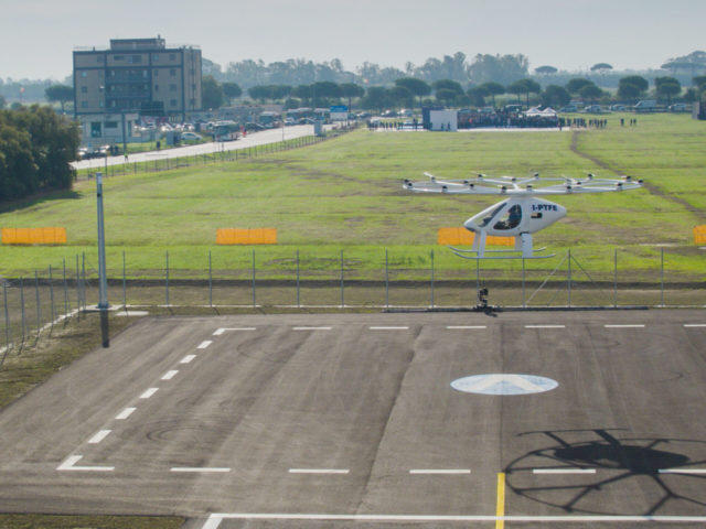 Volocopter voert eerste bemande dronevlucht uit in Rome
