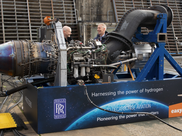 Rolls Royce en easyJet testen vliegtuigmotor op waterstof