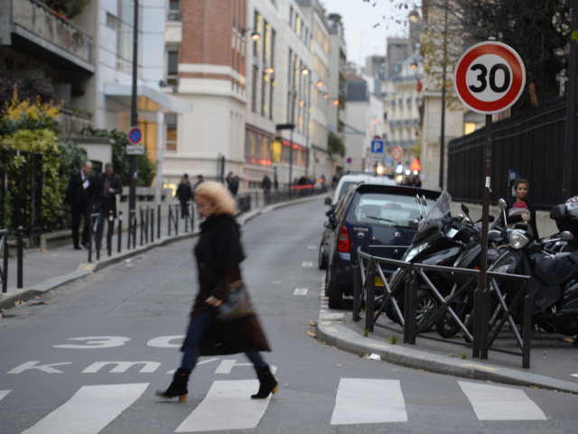 Rechtbank bepaalt dat 30 km/u in Parijs moet worden gehandhaafd