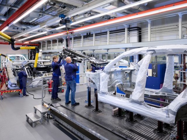 BMW start kleine serieproductie van iX5 Waterstof