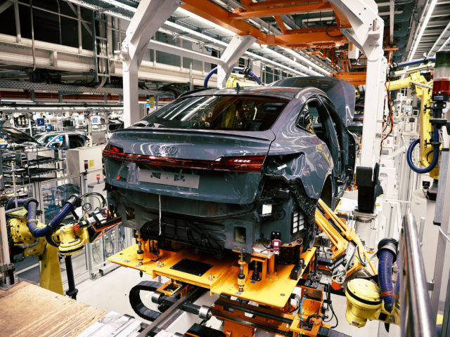 Audi Brussels kicks off Q8 e-tron production and prepares for Q4 e-tron