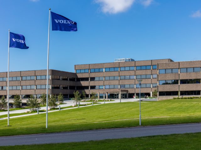 Volvo cuts 1 300 office jobs but leaves Ghent untouched