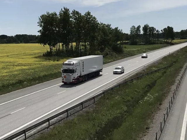 Sweden and Florida go for electrified roads to charge EVs