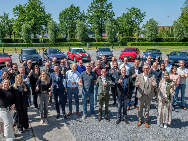 BMW Group Belux fait don de 20 voitures supplémentaires à des écoles techniques