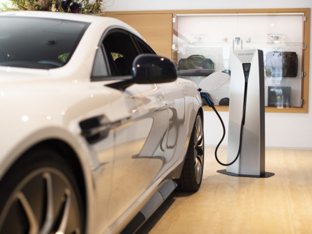 Lucid voorziet Aston Martins eerste volledig elektrische sportwagen van stroom