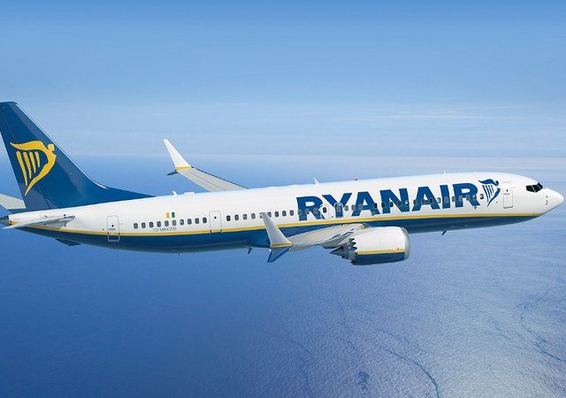 Ryanair quadruples profits and hints at dumping prices in winter