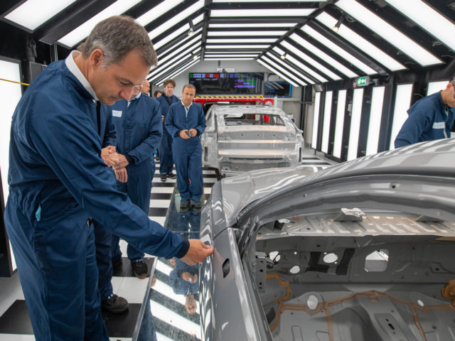 De Croo: 'Belgische autoassemblagesector is sterker dan ooit'