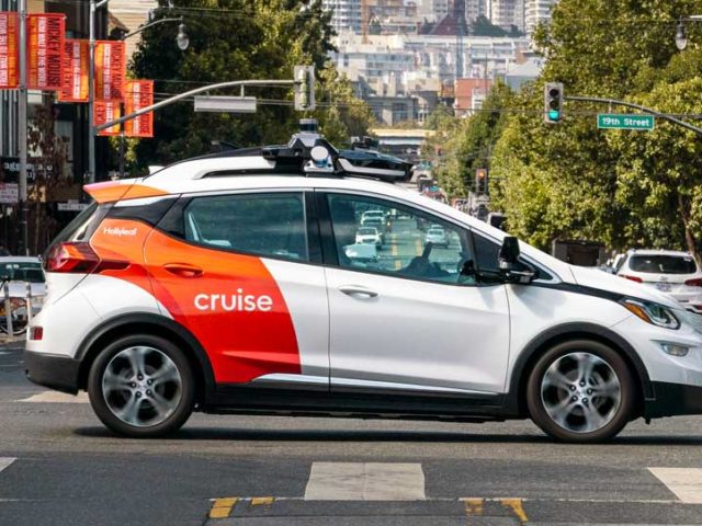 La Californie autorise les robots taxis payants à San Francisco 24 heures sur 24 et 7 jours sur 7