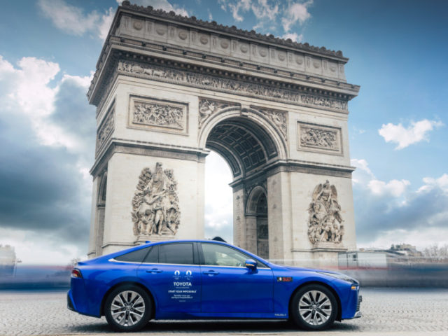 Toyota zet vloot van 500 waterstof Mirai-auto's in voor Olympische Spelen in Parijs