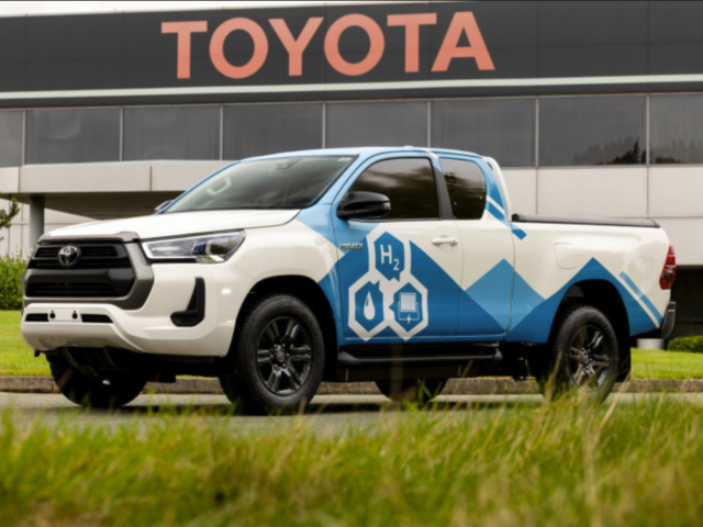 Toyota toont eindelijk prototype Hilux pick-up met waterstofcel