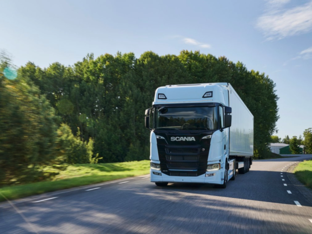 Scania verjongt de reeks elektrische heftrucks voor stedelijk gebruik