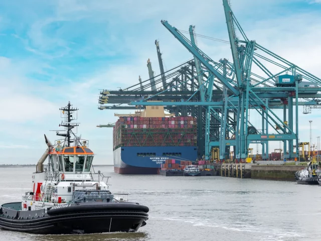 World’s first hydrogen-powered tugboat launched in Antwerp Port