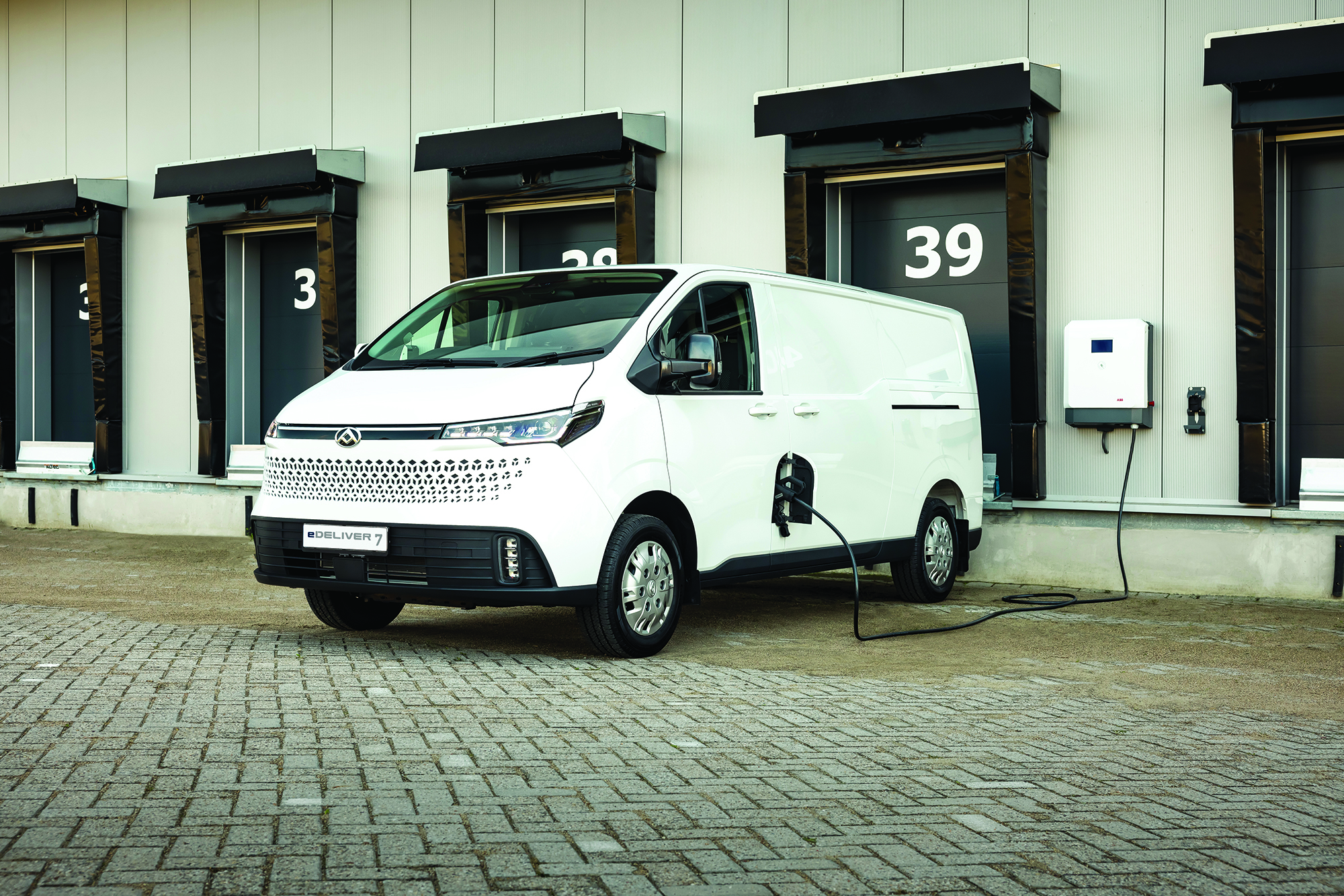 Maxus eDeliver7 one-ton electric van arrives in Benelux 