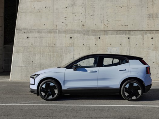 Volvo Cars reports new sales record in 2023 and gets EIB loan