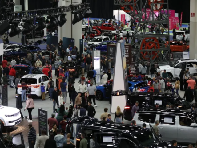 Naias returns to winter time in Detroit