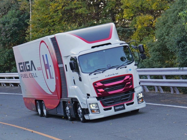 Honda and Isuzu start road-testing Giga Fuel Cell truck