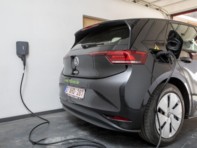 1,423 apply for Flemish EV premium in very first hours