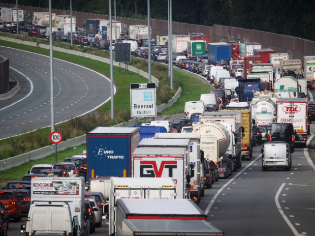 ‘Of 252 million cars on EU roads in 2022, only 1,2% was fully electric’