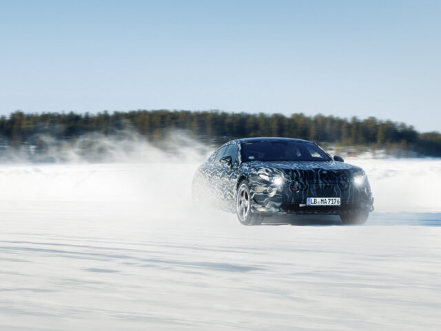 Mercedes-AMG's elektrische toekomst speelt op Zweeds bevroren meer